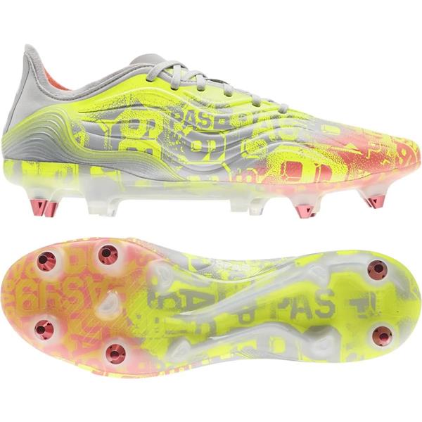 Professional soft ground footwear with a hybrid stud pattern for maximum grip in soft soil.